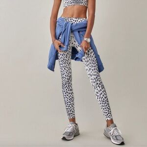 Reformation white black activewear ankle leggings size small